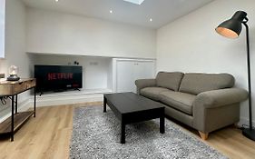 Fountain Apartment No 5 With Free Parking